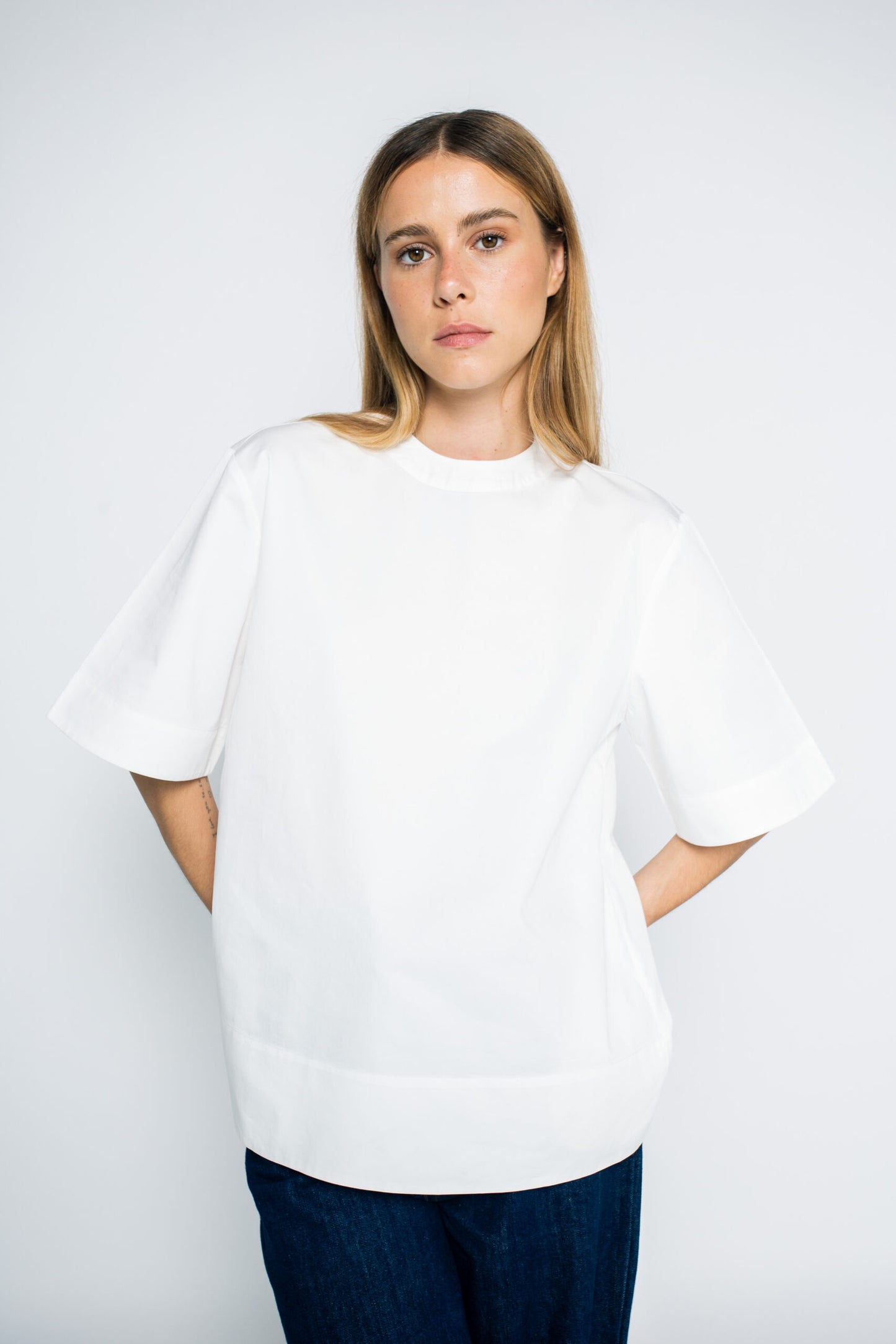 TOP 1 - white