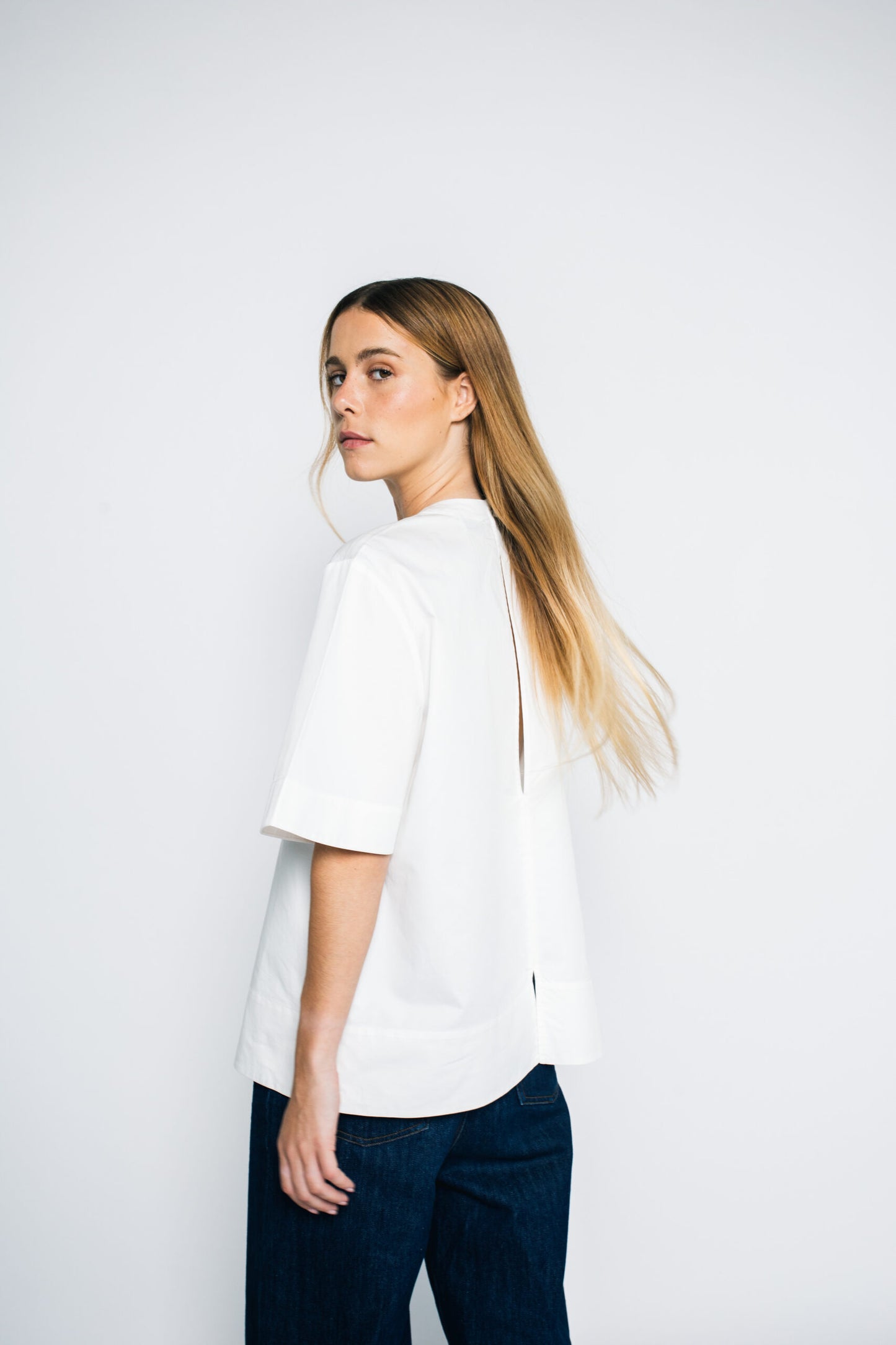 TOP 1 - white