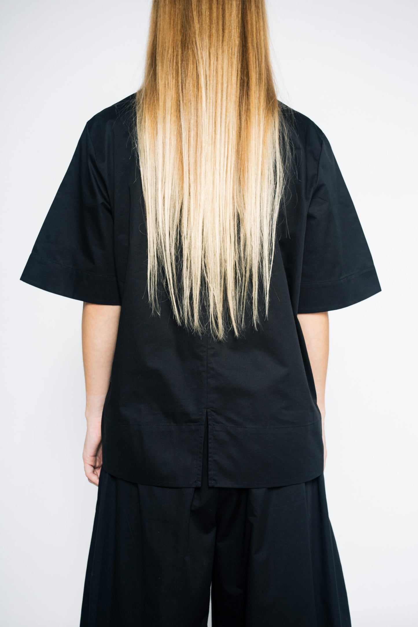 TOP 1 - black