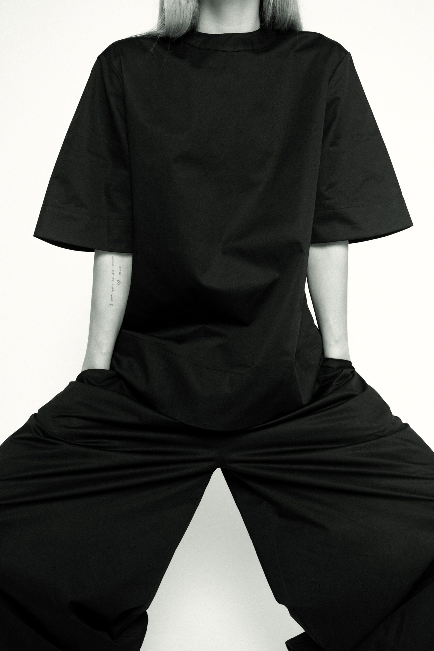 TOP 1 - black