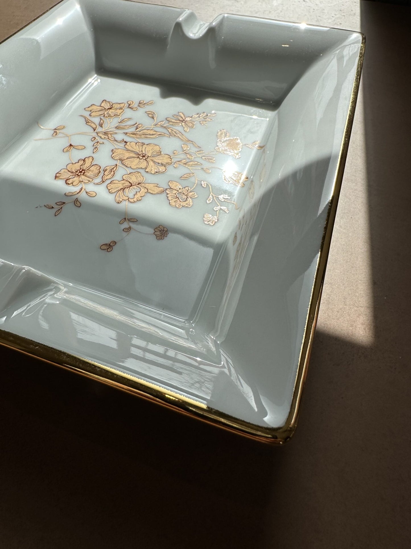 PORCELAIN ashtray no' 3
