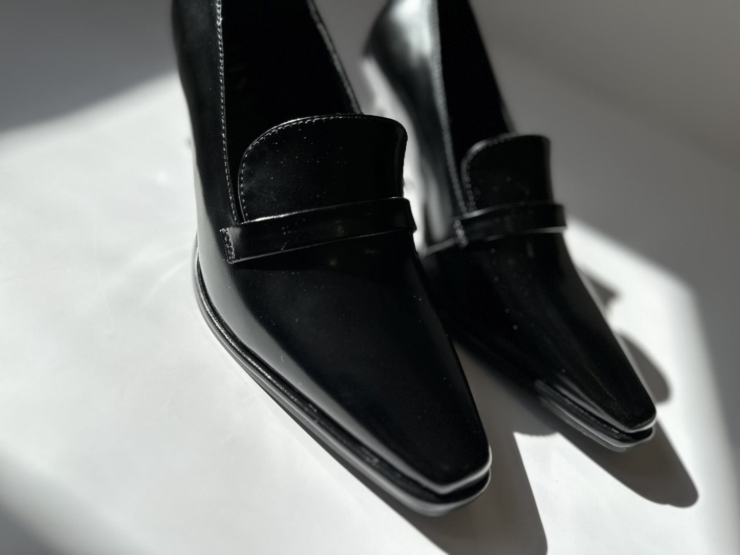 FLORENCE semi-glossy black