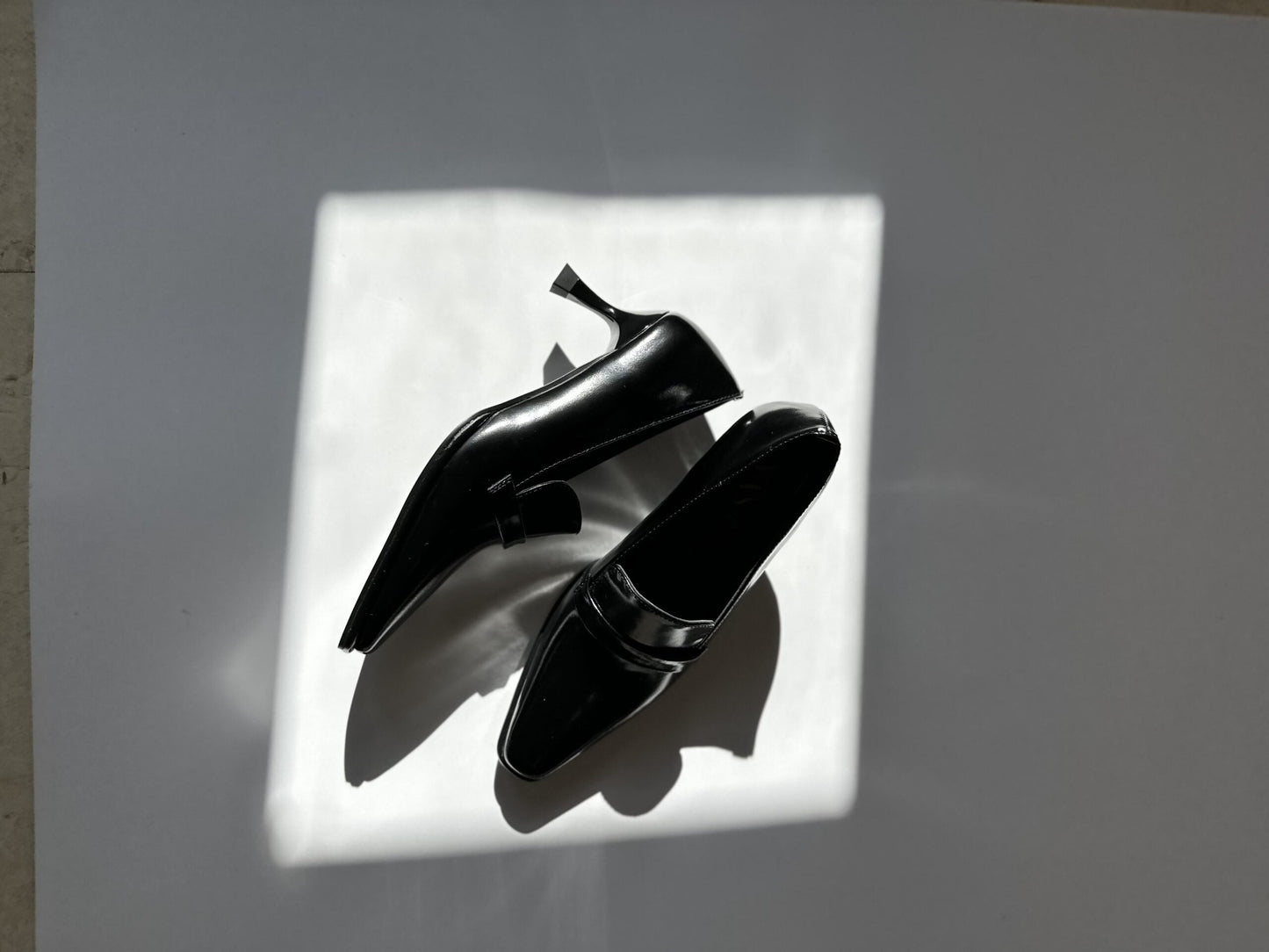 FLORENCE semi-glossy black
