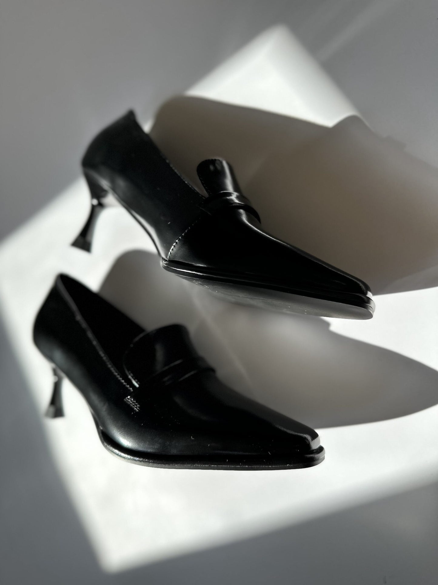 FLORENCE semi-glossy black