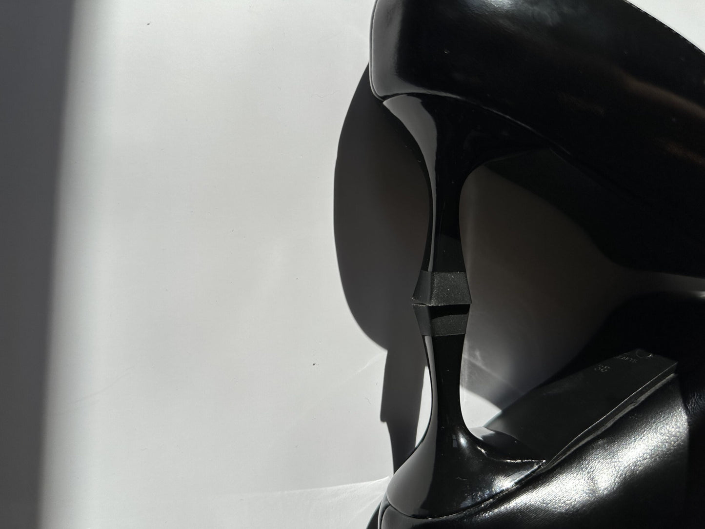 FLORENCE semi-glossy black