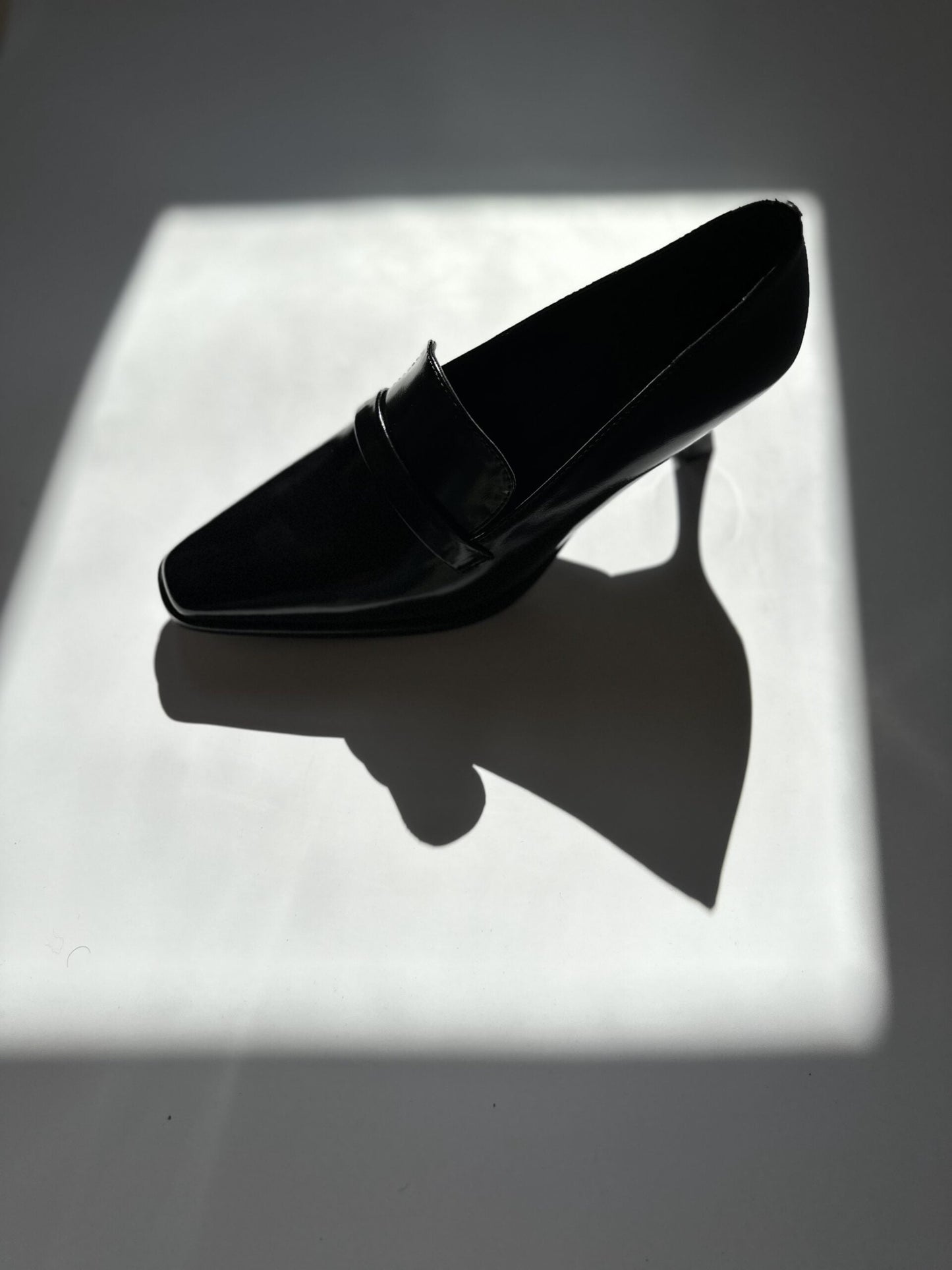 FLORENCE semi-glossy black