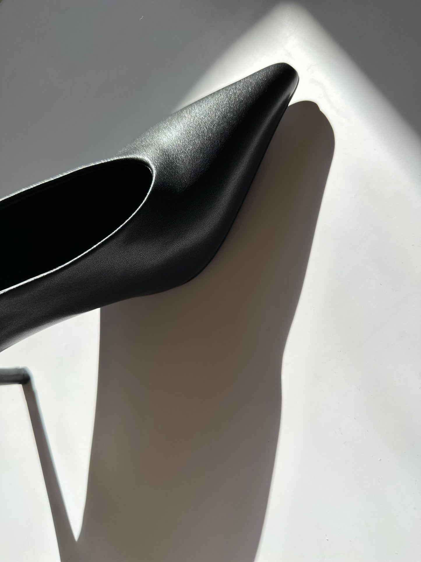 MILAN black
