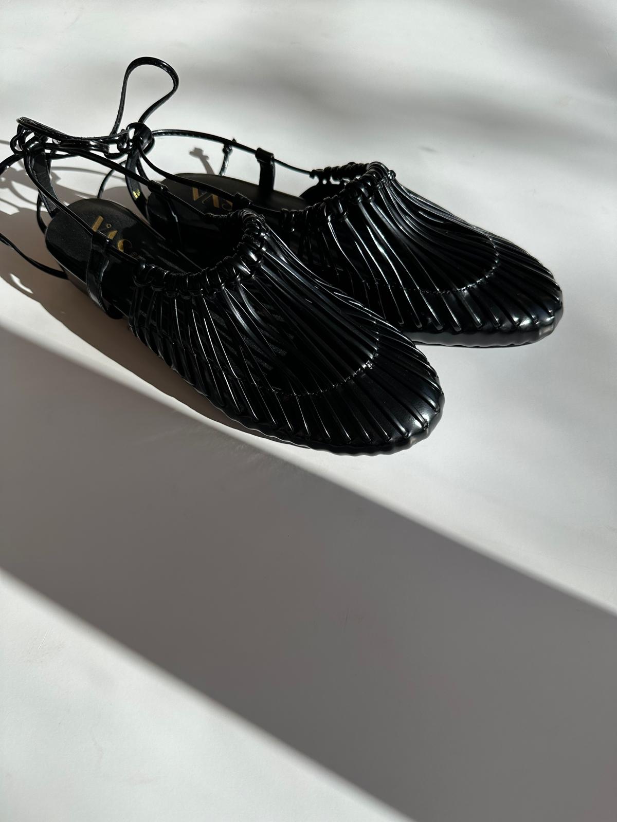 NUKI  black