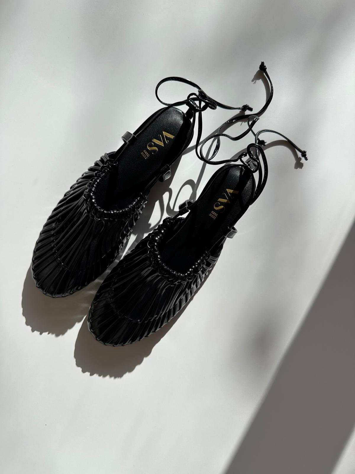NUKI  black