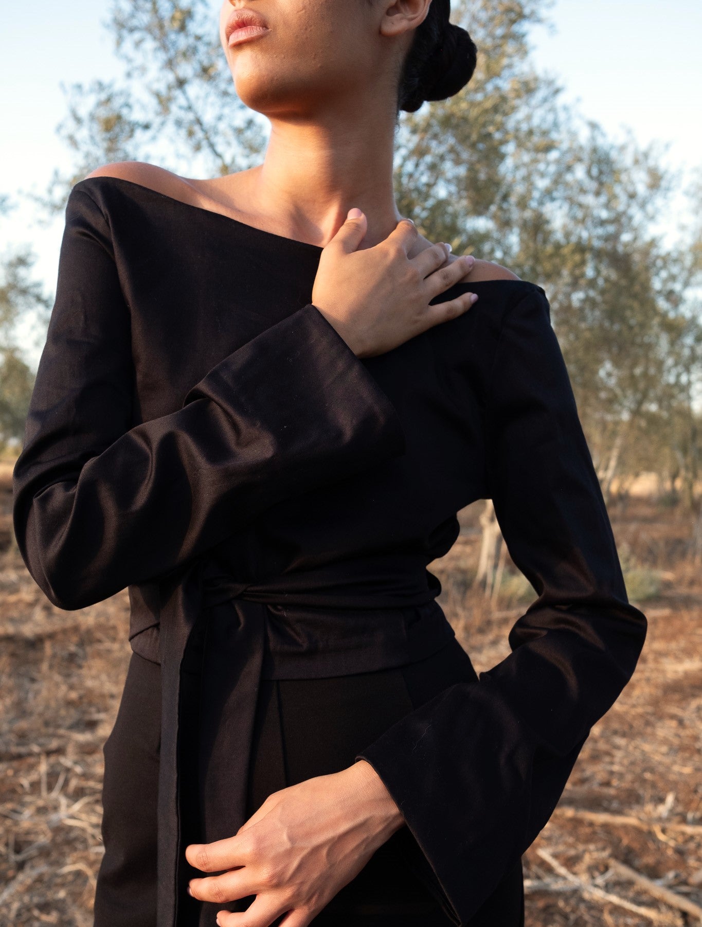 LEV TOP - black