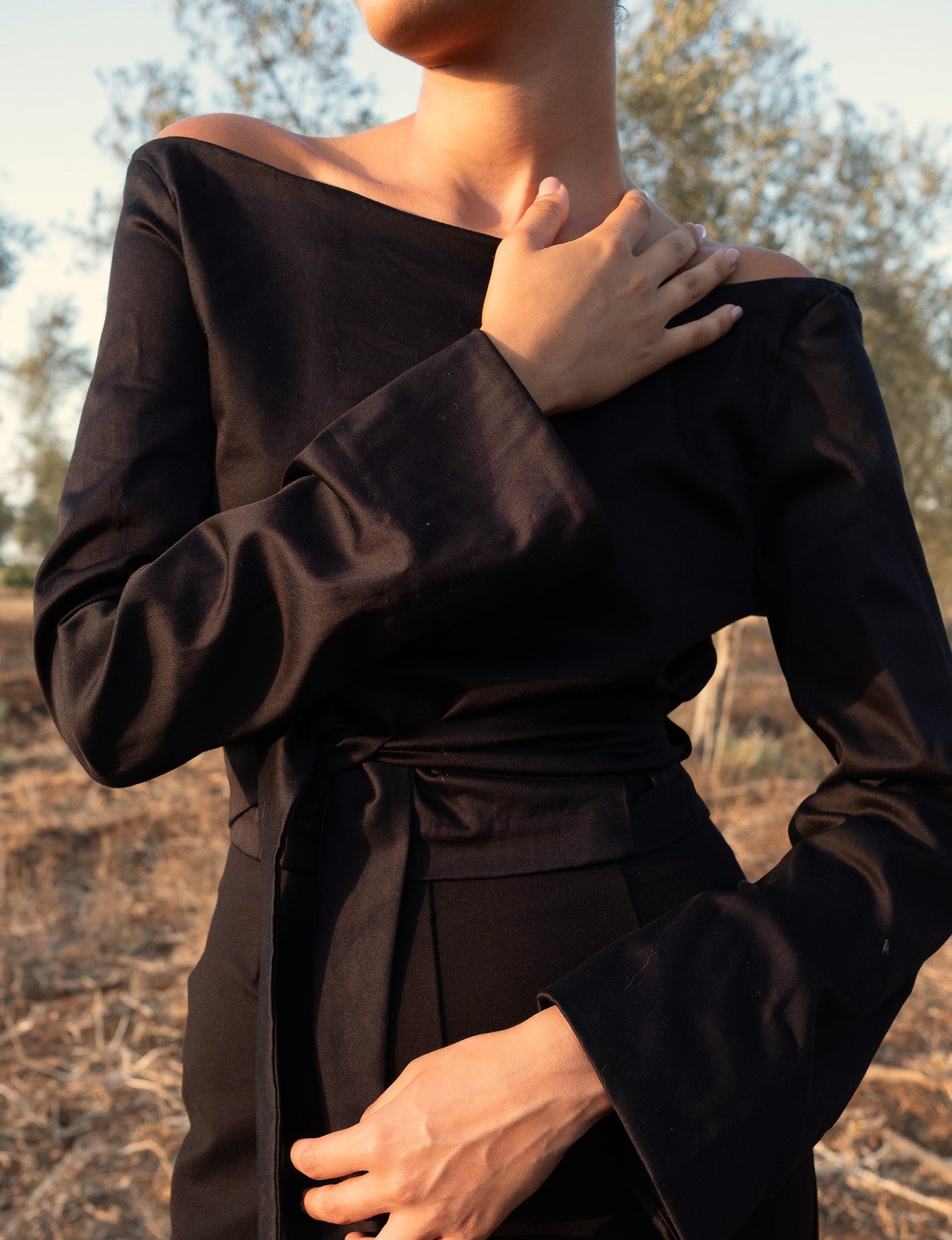 LEV TOP - black