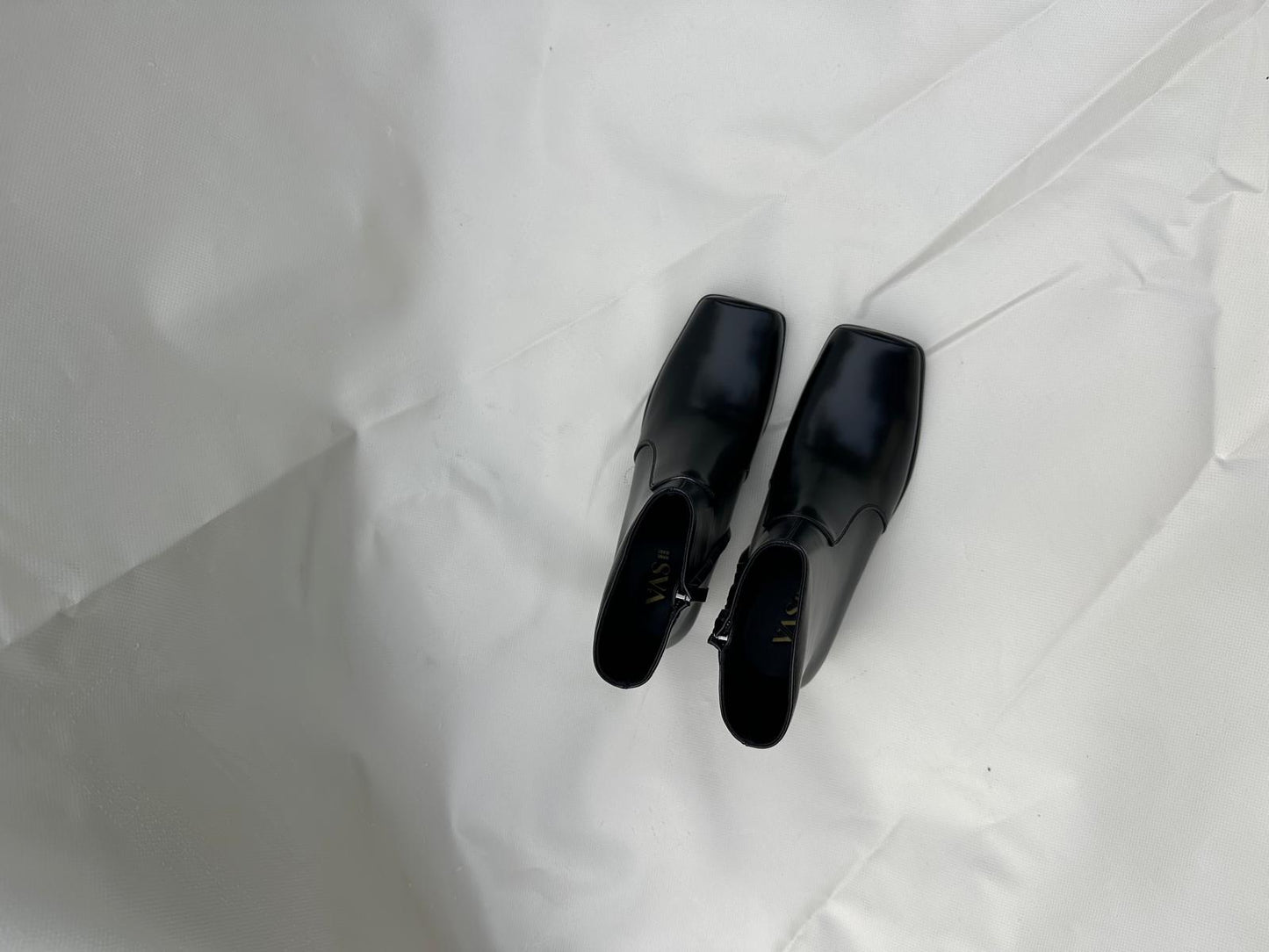 MONTANA- black