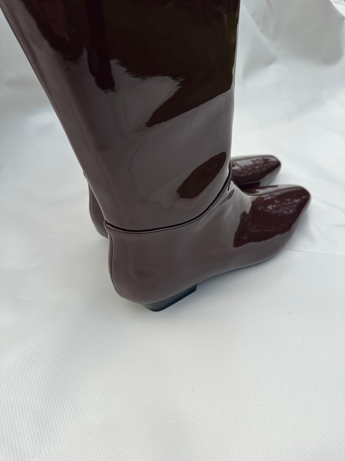JACLYN glossy brown