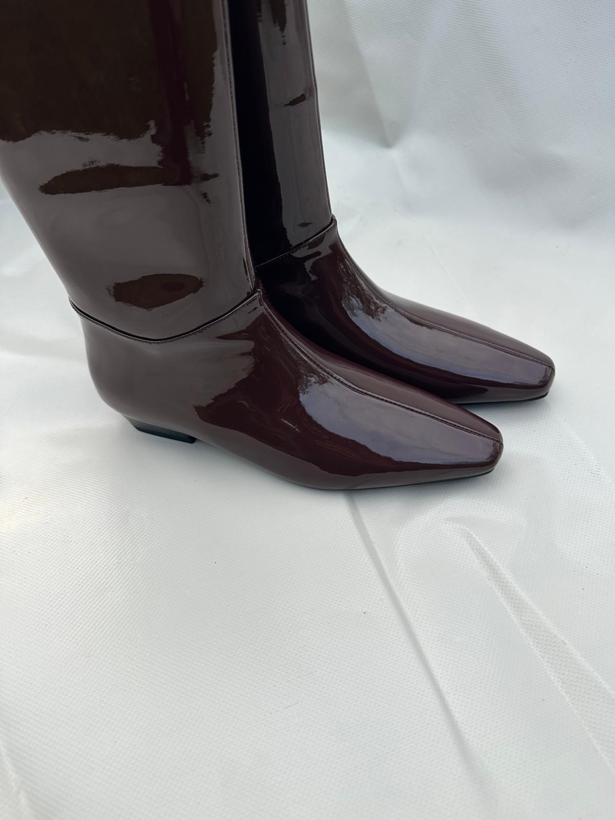 JACLYN glossy brown