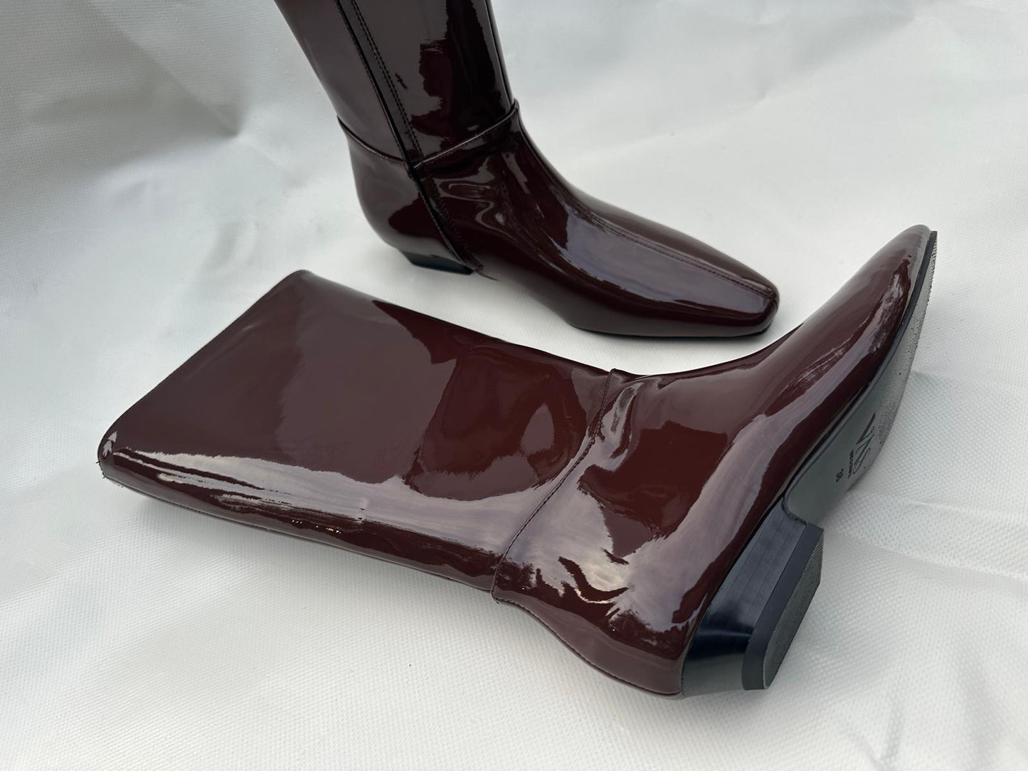 JACLYN glossy brown