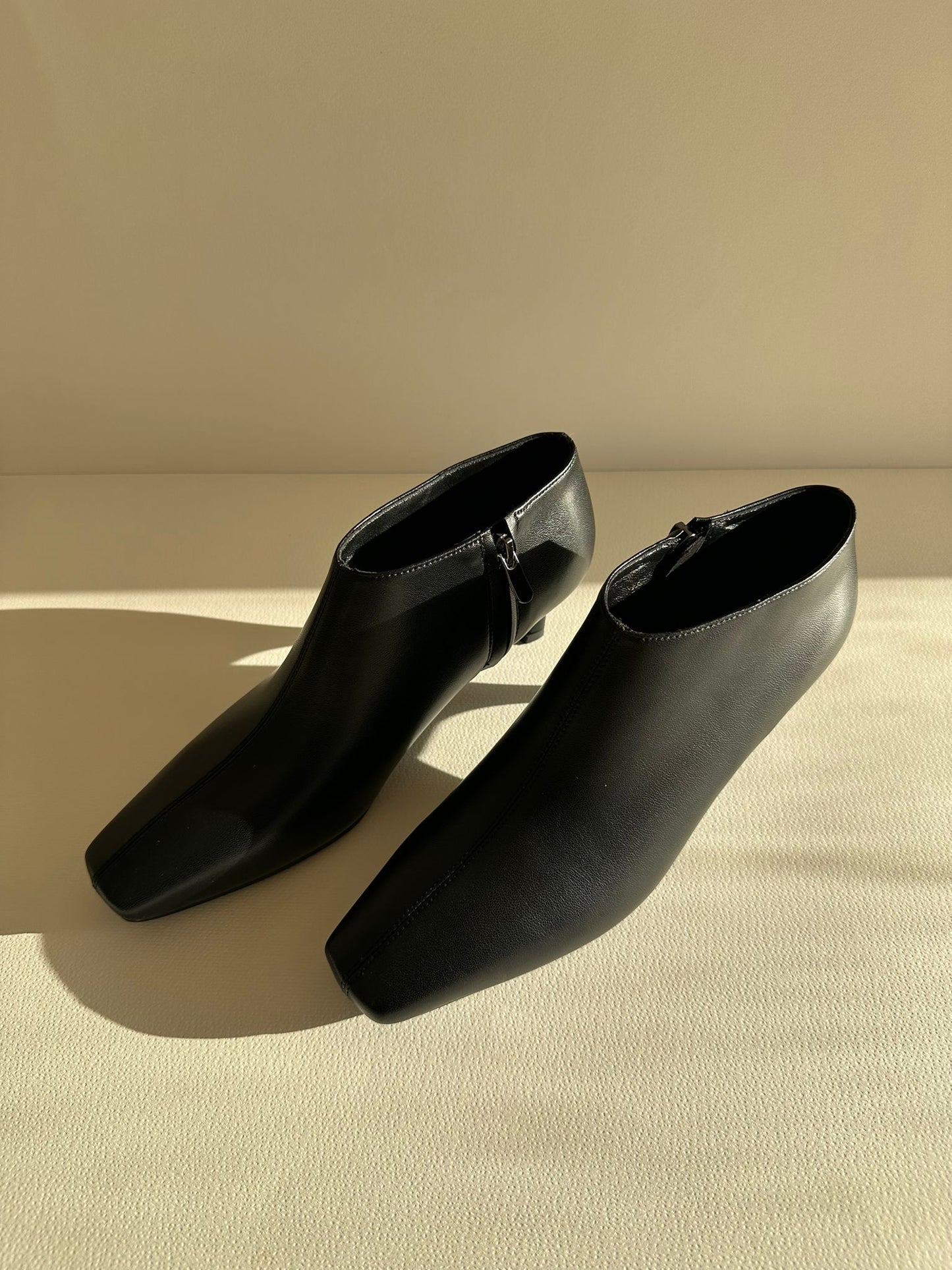 SHELBY- black