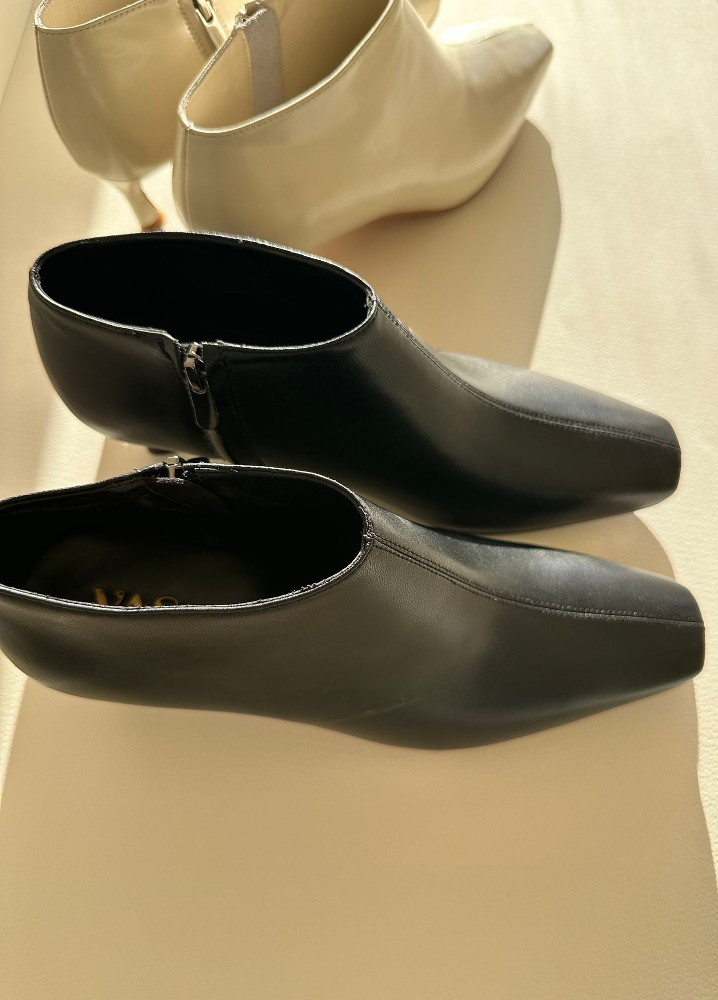 SHELBY- black