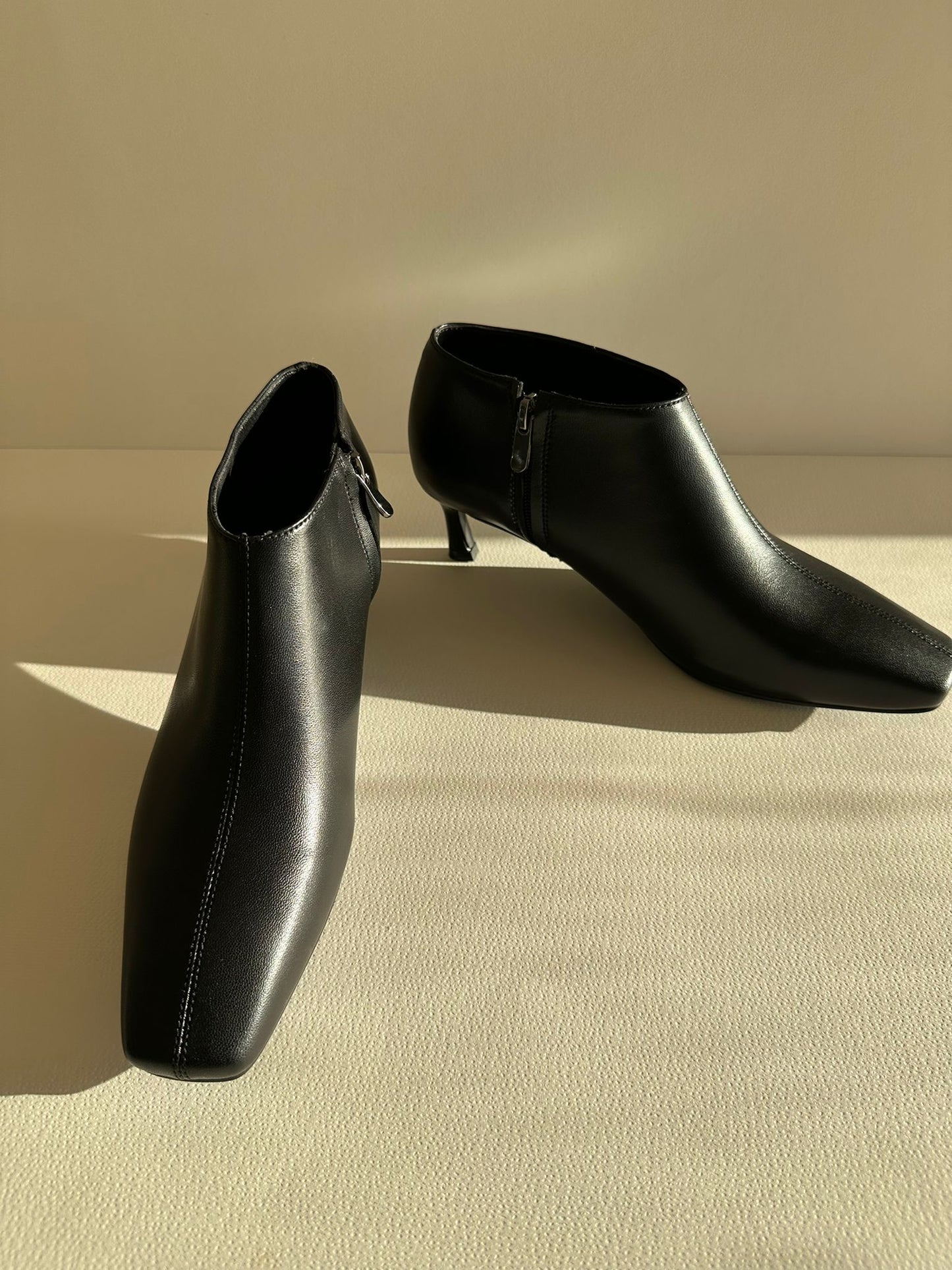SHELBY- black