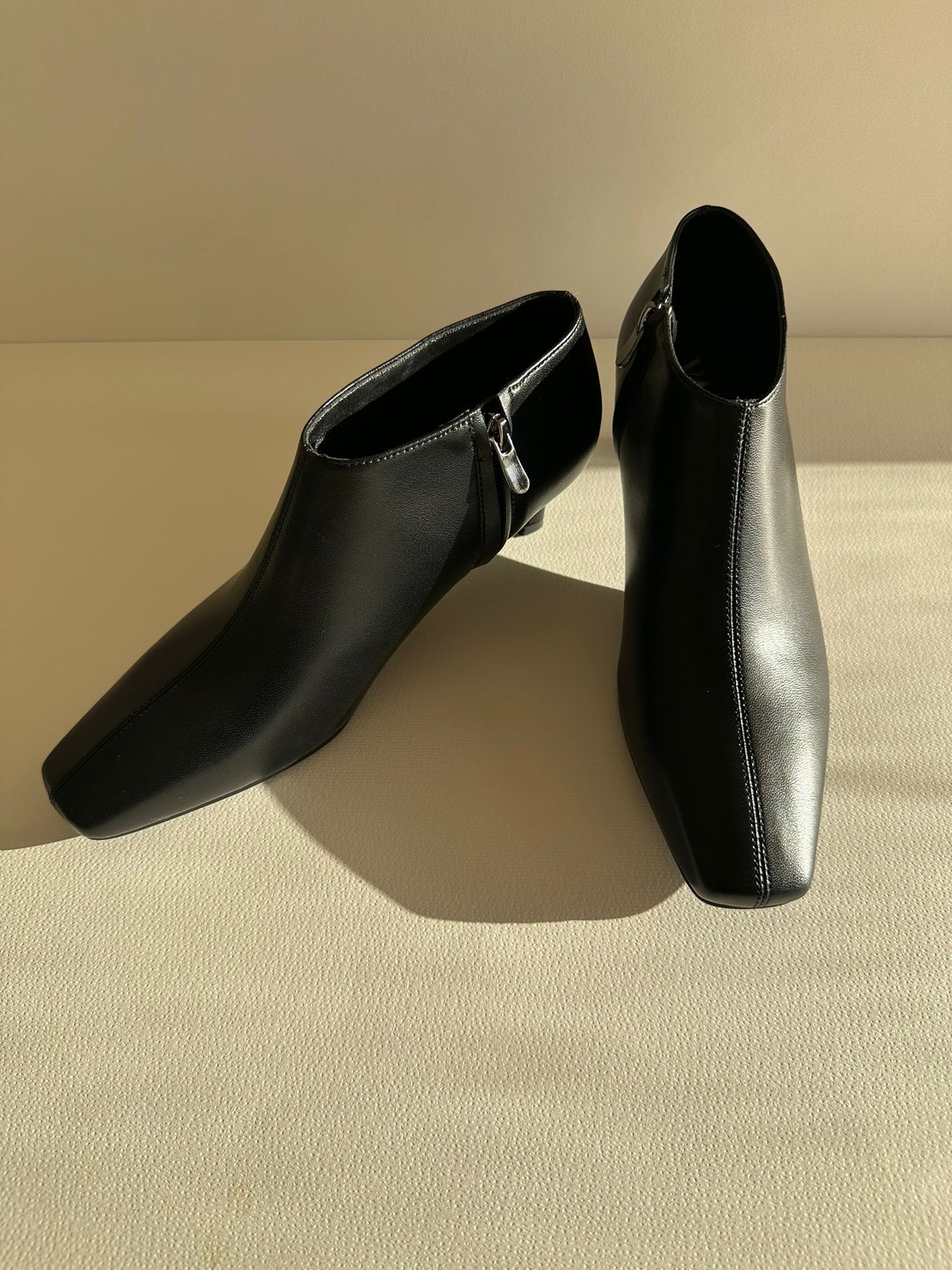 SHELBY- black